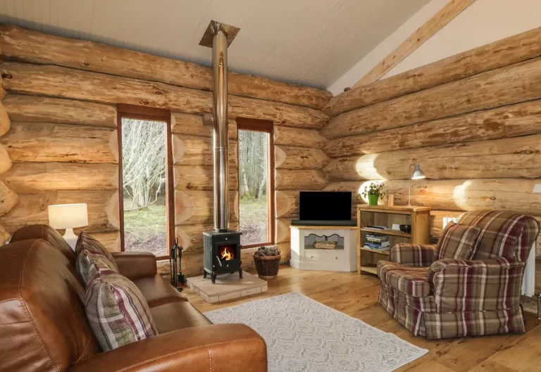 romantic log cabins with hot tub in Highland 2