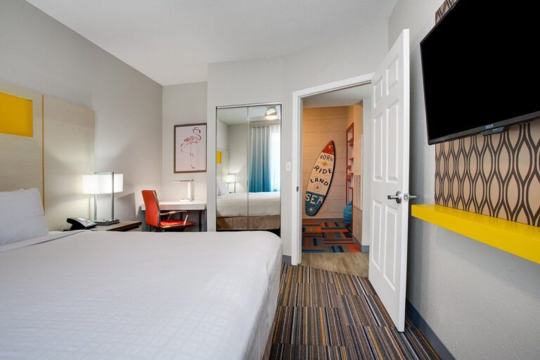 Cool Hotels in Orlando 4