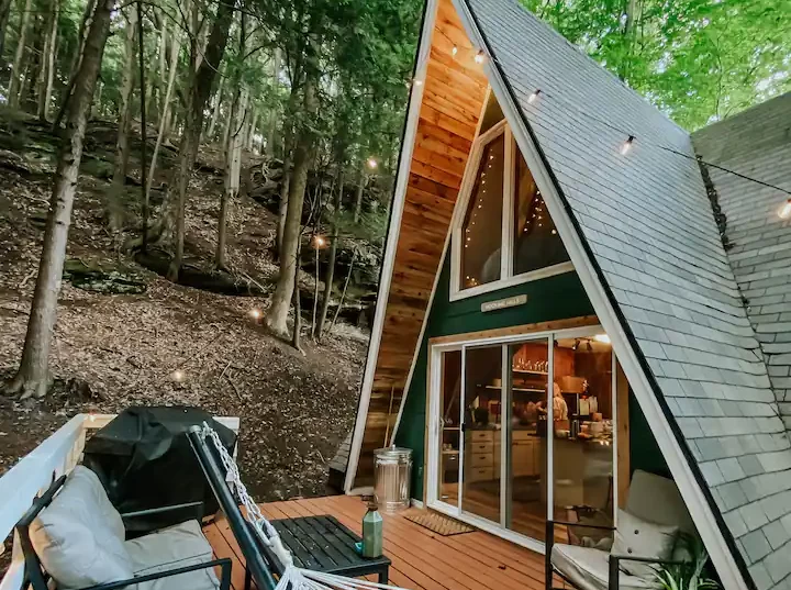 Somewhere To Be Treehouse Cabin3