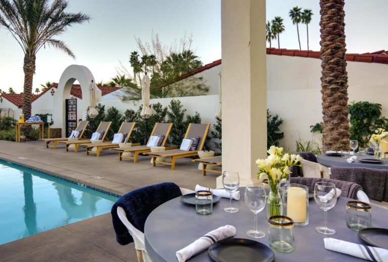 accommodations in Downtown Palm Springs with hot tub 2