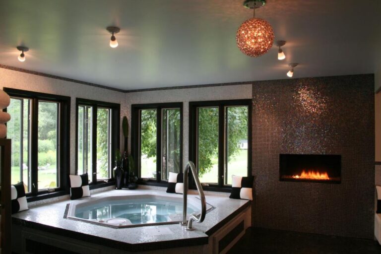 boutique hotel with hot tub in room in Upstate NY 3