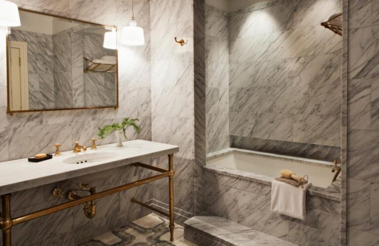 boutique hotels in SoHo with fancy tub 3