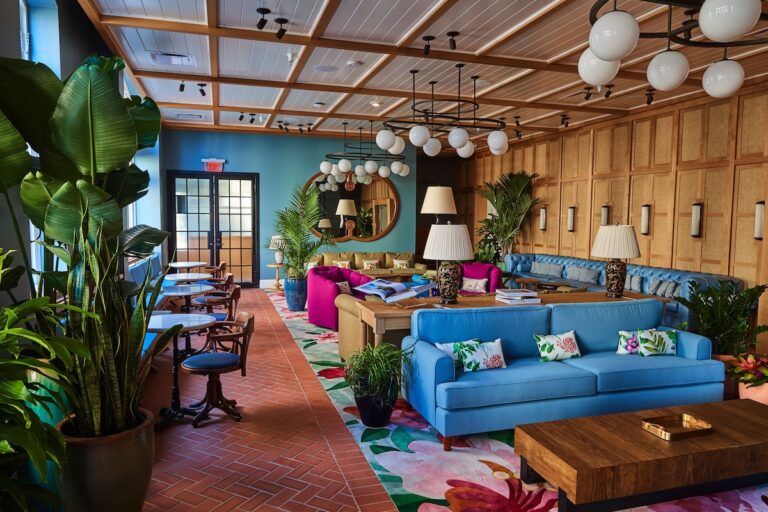 boutique hotels with hot tub in Savannah 3