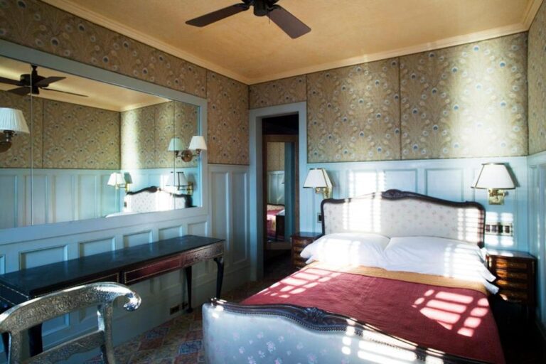 charming boutique hotels with hot tub in room 2