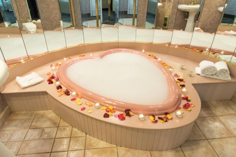 cool hotels in the Pocono Mountains