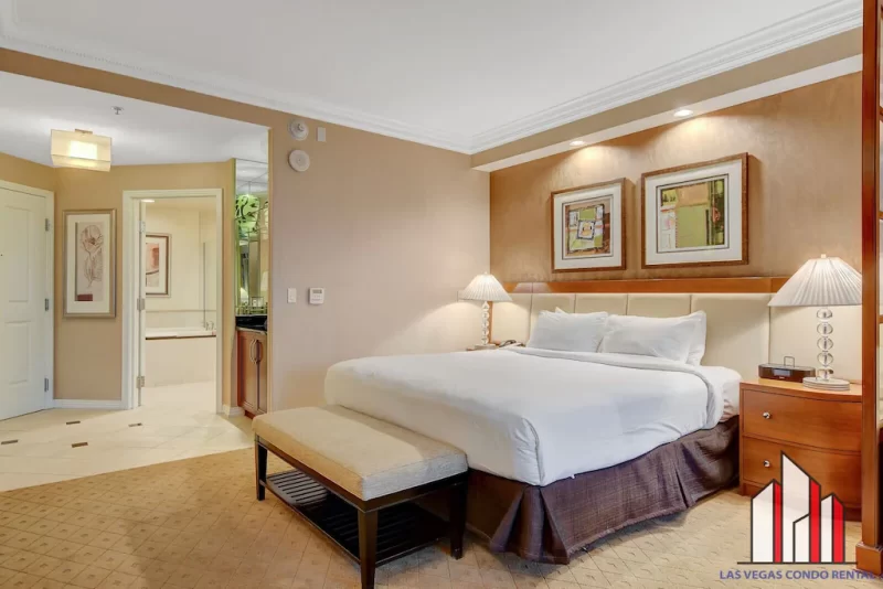 cozy hotel rooms with hot tub in Las Vegas
