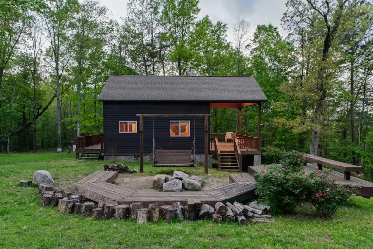 romantic cabin in Tennessee