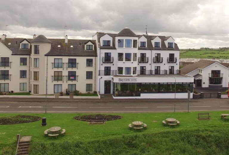 hotels for couples with hot tub in room in Northern Ireland 3