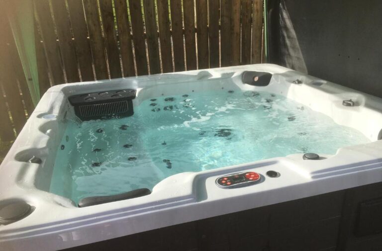 hotels with hot tub in room in Northern Ireland 3
