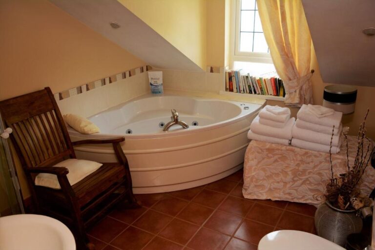hotels with hot tub in room in Northern Ireland 4