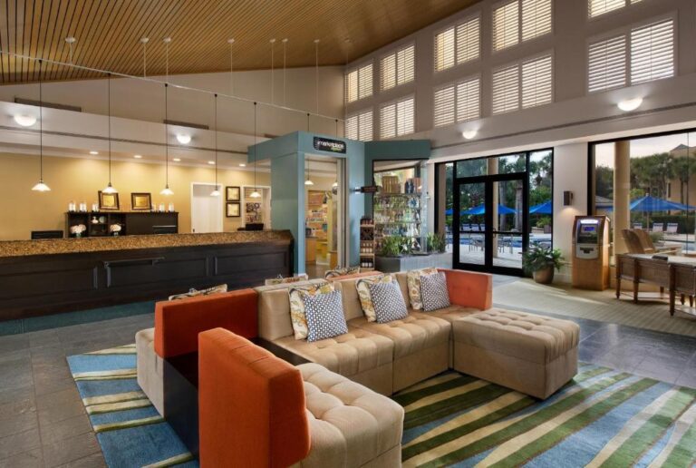 luxury boutique hotels in Orlando with hot tub in room 3