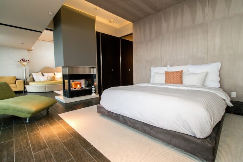 luxury hotel with hot tub suites in Las Vegas 2