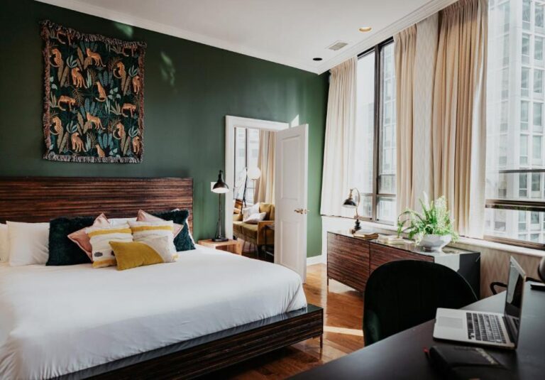 scenic boutique hotels in Chicago