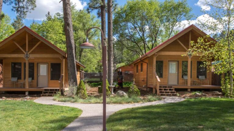 Shadow Mountain Lodge and Cabins3