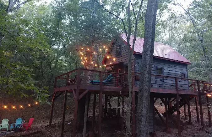 Tranquil Treehouse on Table Rock Lake