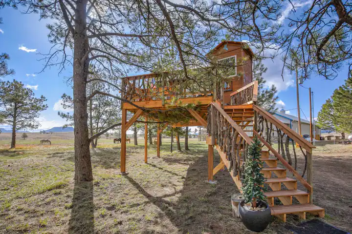 Tree House Mountain Views Unique Ranch Experience