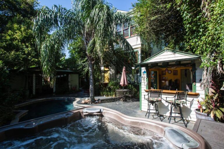 boutique hotels with hot tub in New Orleans