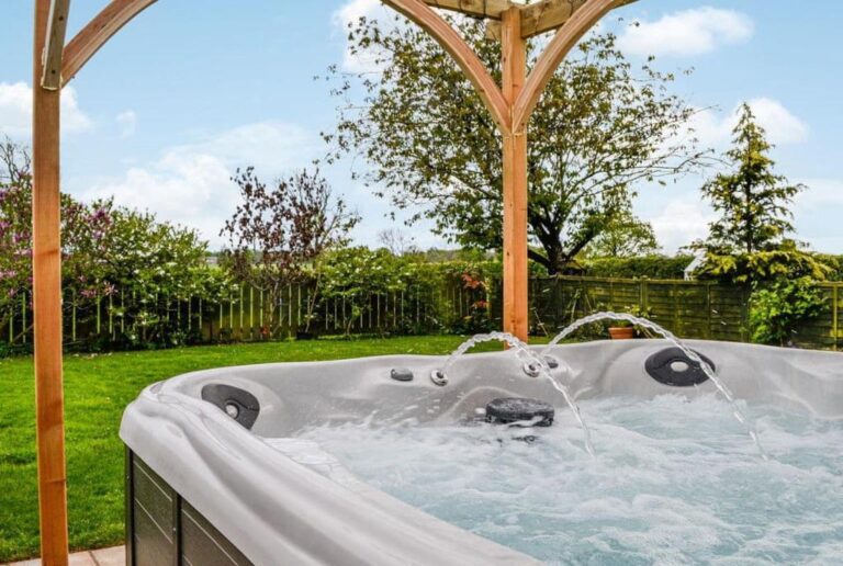 charming lodge with hot tub in Cumbria