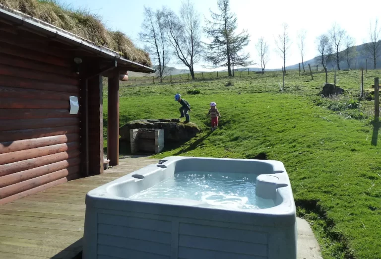 cottages in Perthshire with hot tub 2
