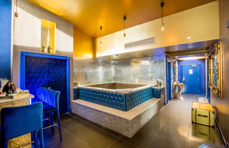luxury Liverpool hotels with hot tub in room 2
