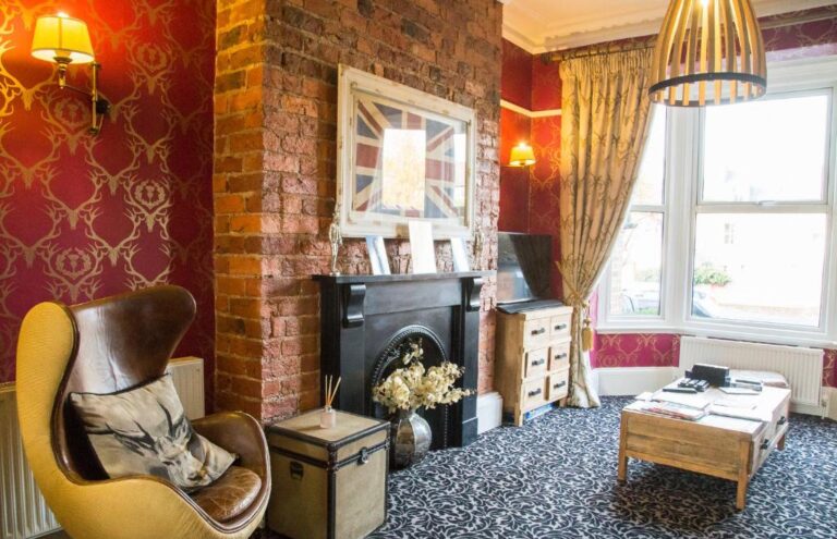 luxury hotels in York with hot tub 4
