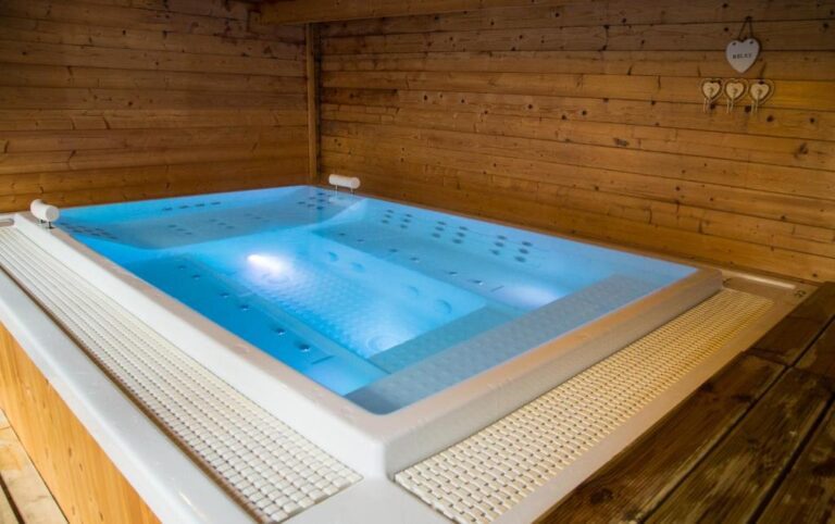 luxury hotels in York with hot tub