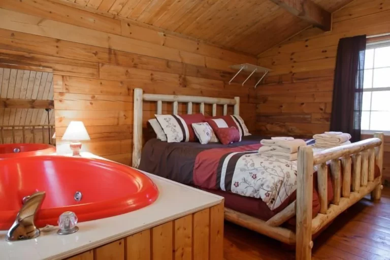 romantic accommodation with hot tub 2