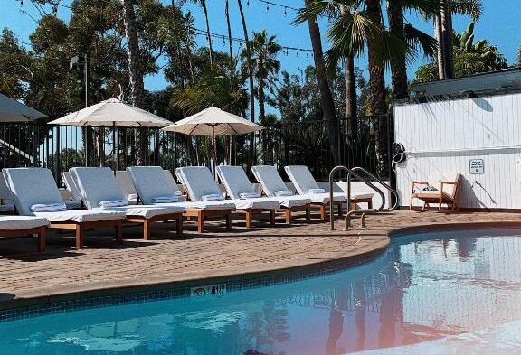 upbeat hotels in Laguna Beach 4