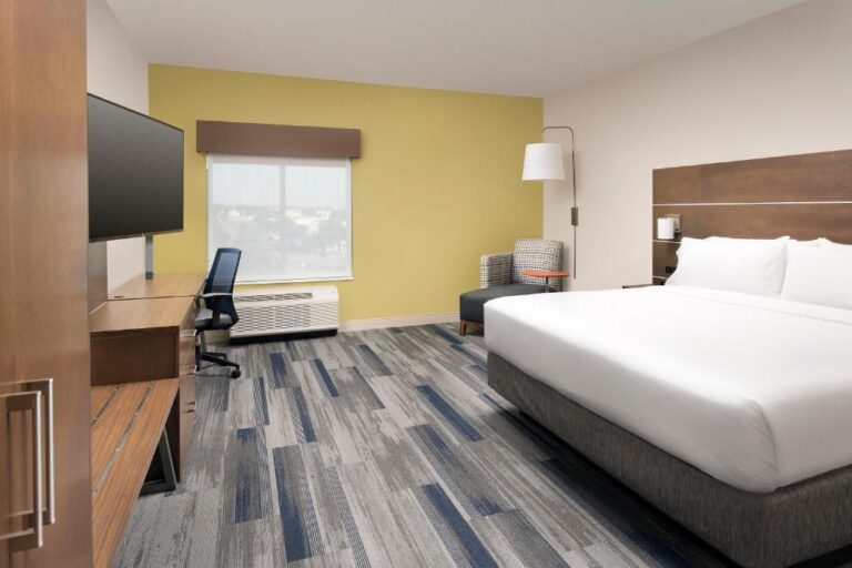 Coolest Hotels in San Antonio Holiday Inn Express & Suites San Antonio