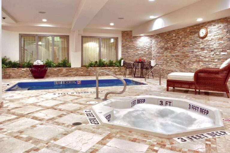 hot tub pool viana hotel nyc long island 3