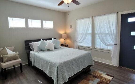 Coolest Hotels in San Antonio SPACIOUS TOWNHOUSE