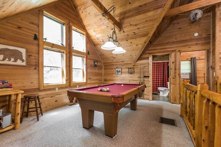 Cabins with Hot tub in Indiana​ Cozy Bear Cabin3