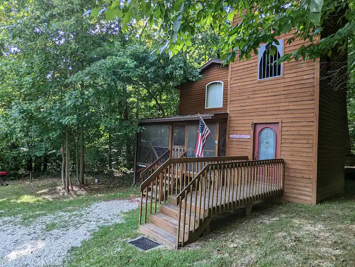 Cabins with Hot tub in Indiana​ White Oaks Castle Cabin