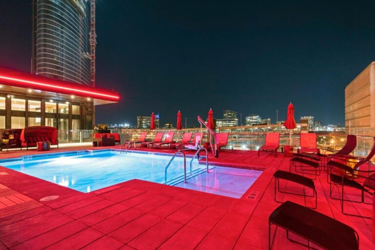 Cambria Hotel Nashville Downtown rooftop pool