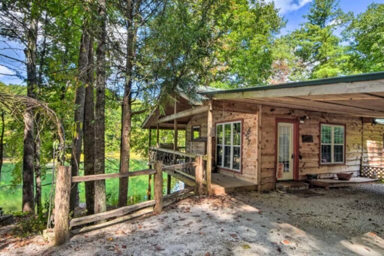 Chattooga Lakefront Cabin