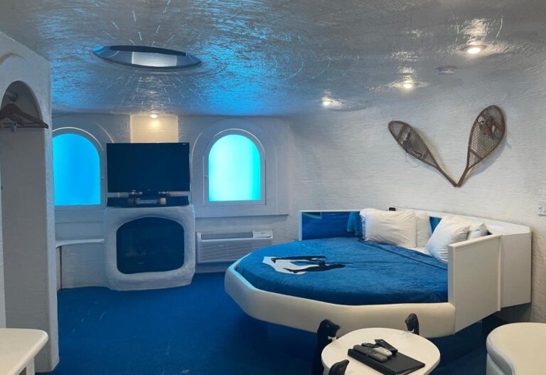 Designer Inn fantasy suites in iowa