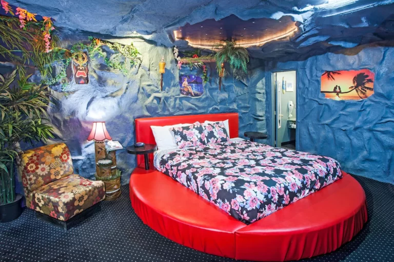 Fantasy suites Indiana-Days Inn2