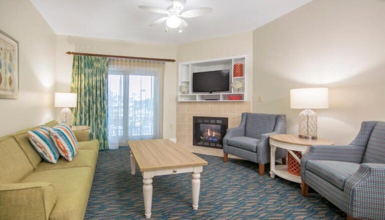 Holiday Inn Club Vacations honeymoon suites in myrtle beach