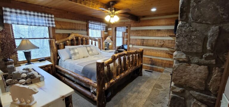 Honeymoon Cabin, Very Secluded, Very Romantic, Arcade, Close to Town, HOT TUB!!2