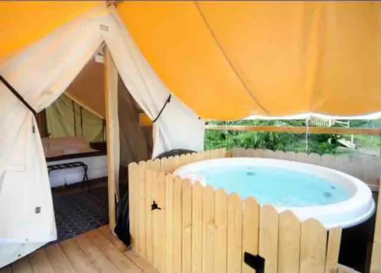King Hot Tub Suite Site 24 - Rest and Relax