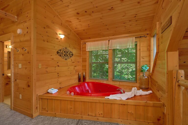 Romantic Getaway Honeymoon Cabin with Indoor Heated Pool and Waterfall4