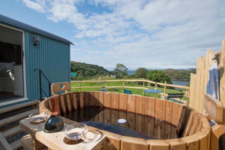 Romantic lodges in Scotland with hot tub 5