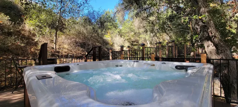 accommodations with private hot tubs in San Diego 2