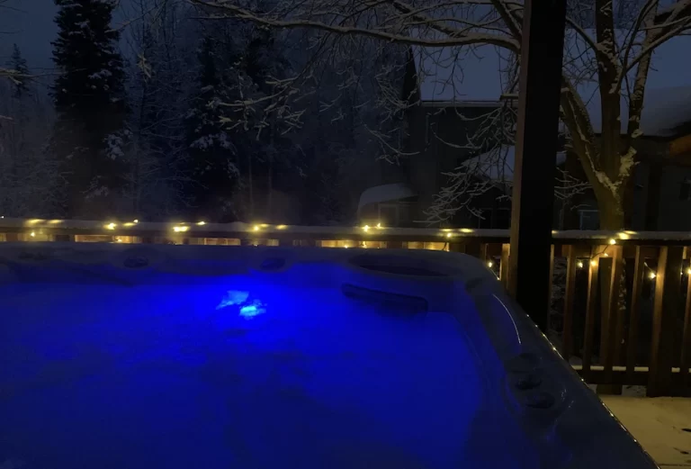beautiful accommodation with hot tub in Alaska 2