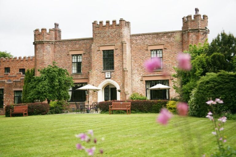 beautiful hotels in Chester with hot tub