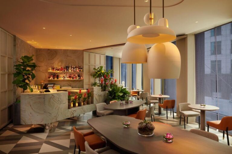 cool hotels in london- Pan Pacific London 2