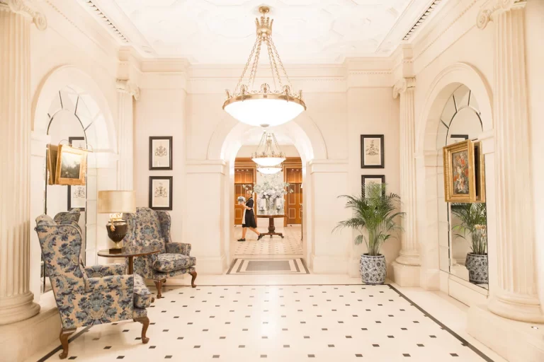 cool hotels in london- The Lanesborough 4