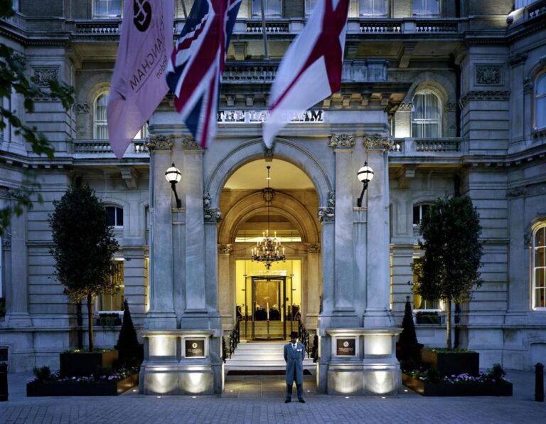 cool hotels in london- The Langham 2