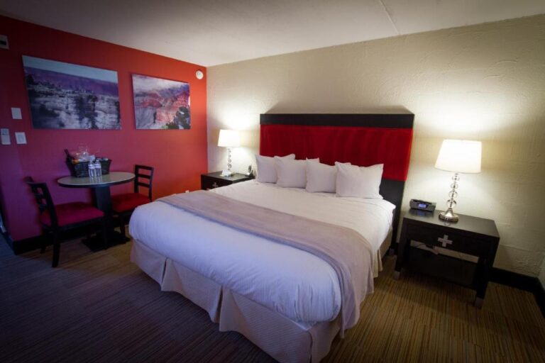 cool hotels in-phoenix-The Clarendon Hotel and Spa