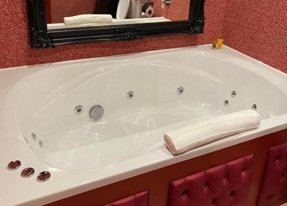 elegant hotels in Blackpool with hot tub 3